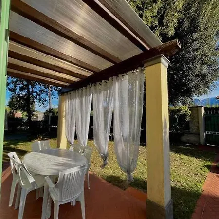 Casa vacanze Singola E Indipendente Con Giardino Marina di Massa